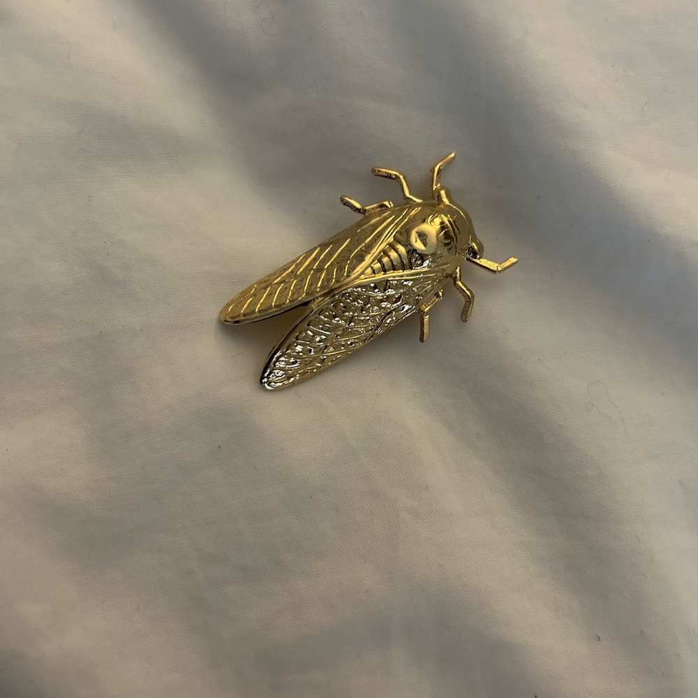 NWOT GOLDBUG Collection Brooch
